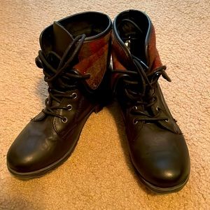 Black booties size 7. Rock and Candy brand. In good condition.